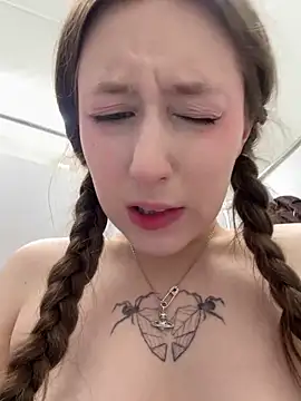 FroggyAnna live sex cam