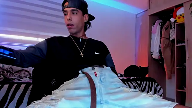 Damianwhite live sex cam