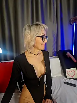 Milforja live sex cam
