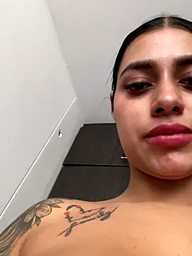 AlannaEvons live sex cam