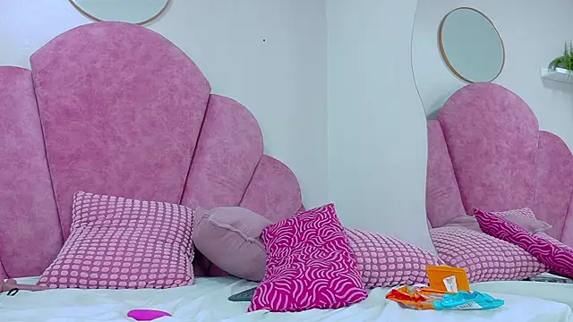 AbigailLenox__ live sex cam