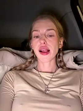 kira_mia live sex cam