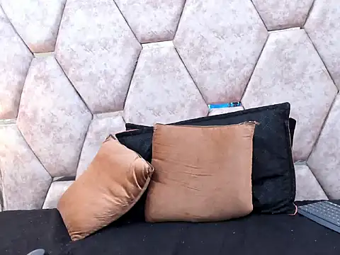 SPICY_BRIANNA's cam snapshot