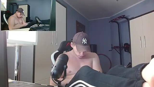 Poliglotjoe1's cam snapshot