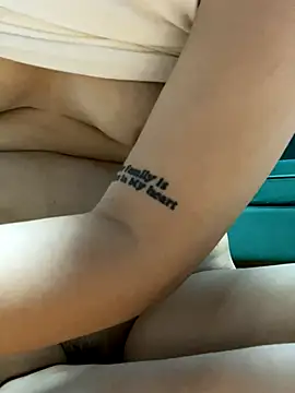 Bella_babei01 live sex cam