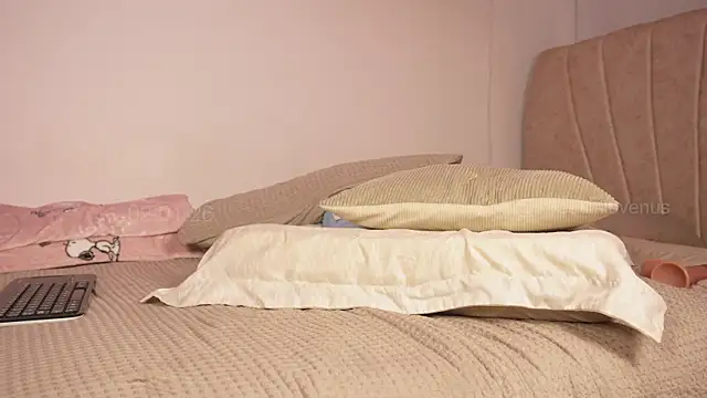 sweetlittlevenus's cam snapshot