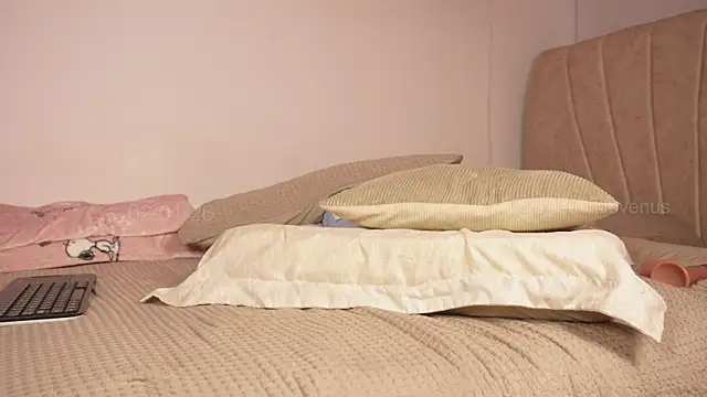 sweetlittlevenus's cam snapshot