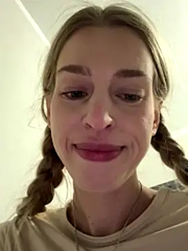 kira_mia live sex cam