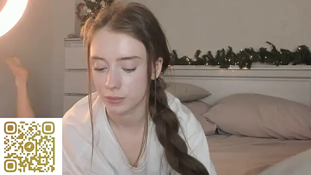 AmyForYouu's cam snapshot