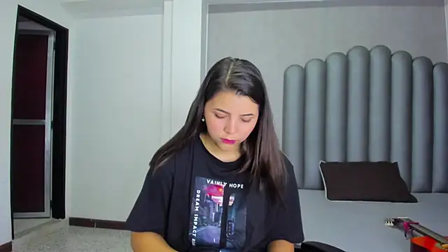 Charlotte-Star's cam snapshot