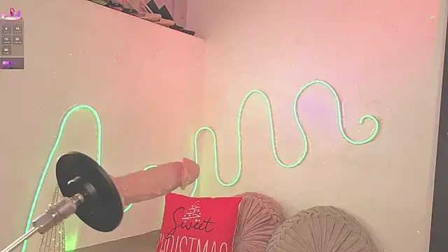 ashlynnlowe_'s cam snapshot