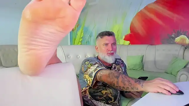 BlowMyXXL live sex cam