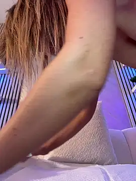 KirstieVegas live sex cam