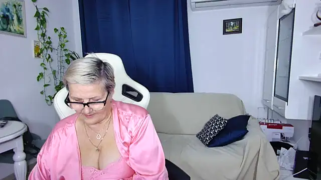 Selenna57 live sex cam