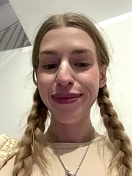 kira_mia live sex cam