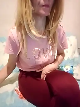 Emma_milf_49's cam snapshot