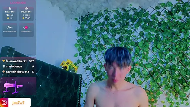 Levii_Ackermann live sex cam