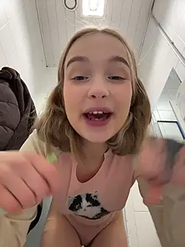 -teenytiny-'s cam snapshot