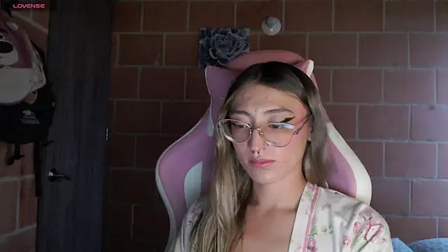 Andrea_camilaaa live sex cam