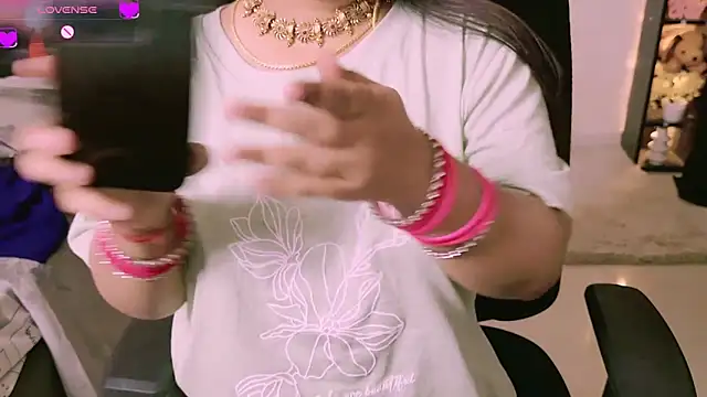 Khaleesiiii's cam snapshot