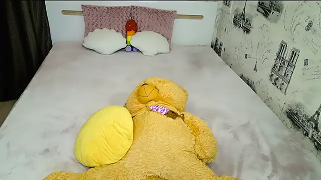 lovely-eyes live sex cam