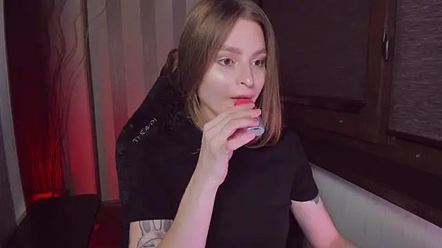 MollyRufous's cam snapshot