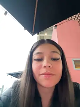 Alyshanon18's cam snapshot