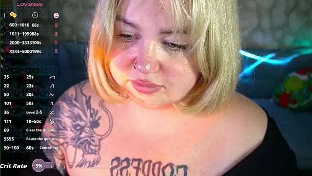 ZaraReignn's cam snapshot