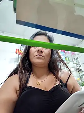 roxanasexy2025 live sex cam