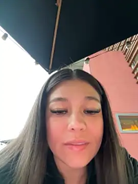 Alyshanon18's cam snapshot