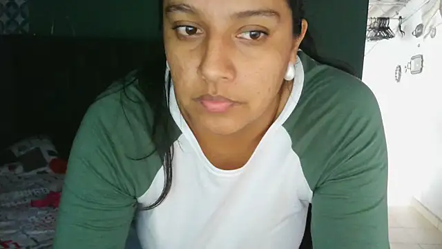 almaswan1's cam snapshot