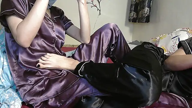 NaughtyThrouple007 live sex cam