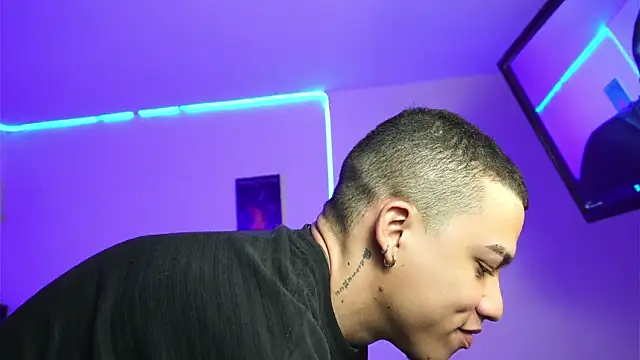 AlphaMasterXxx's cam snapshot