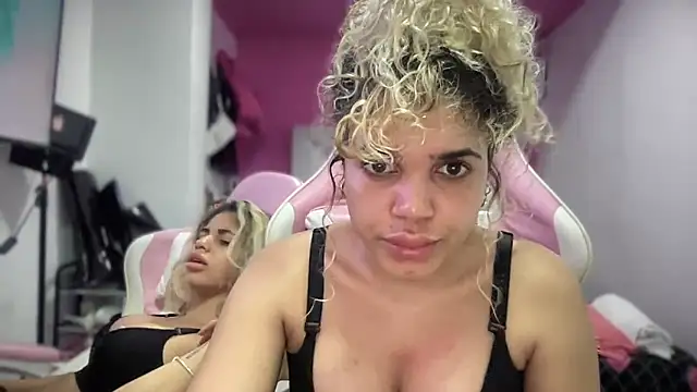 brithneysquirt live sex cam