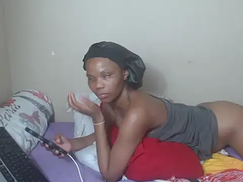 BadGirlMona's cam snapshot