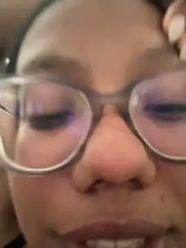 Curly_lily live sex cam