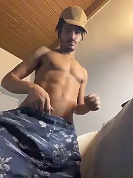 TRILLAHUNG live sex cam