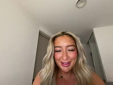 Laceyvipx live sex cam