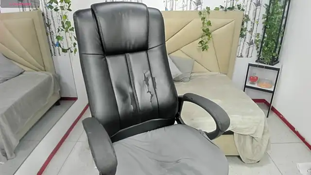 valeria_dark_ live sex cam