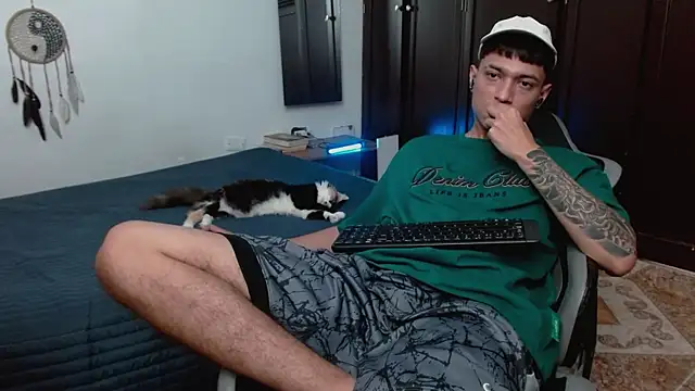 aaron_blug live sex cam