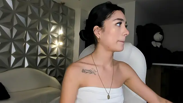 zoerouse_'s cam snapshot