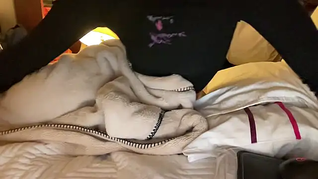 18yoteenvirgin's cam snapshot