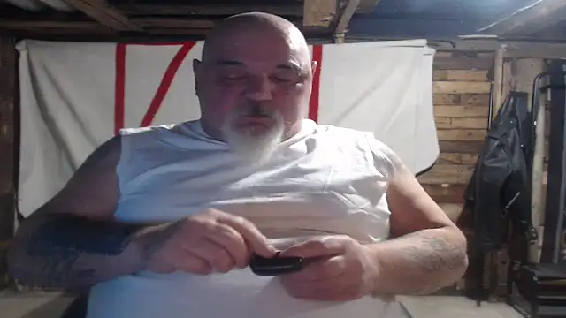 Newfiesausage1972 live sex cam