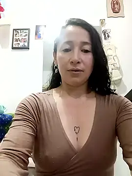 emilypoppy3 live sex cam