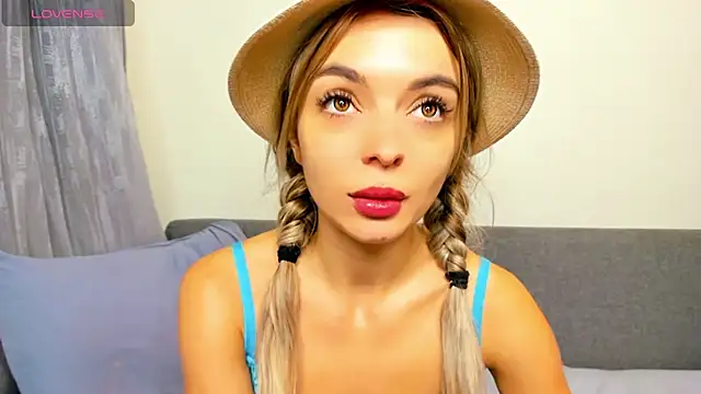 _ellen_meow_'s cam snapshot