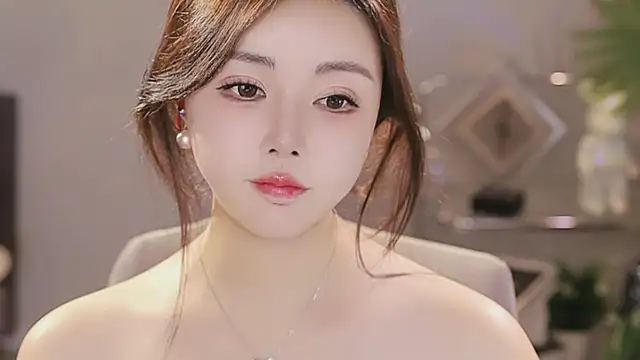 Qiaoqiao__ live sex cam