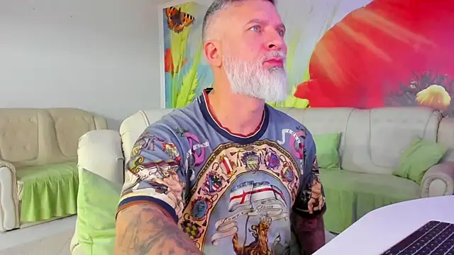 BlowMyXXL live sex cam