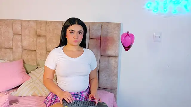 LunaOcampo_'s cam snapshot