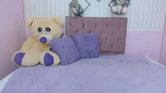 ariel_milk's cam snapshot