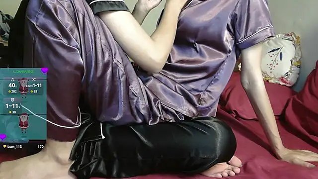 NaughtyThrouple007 live sex cam